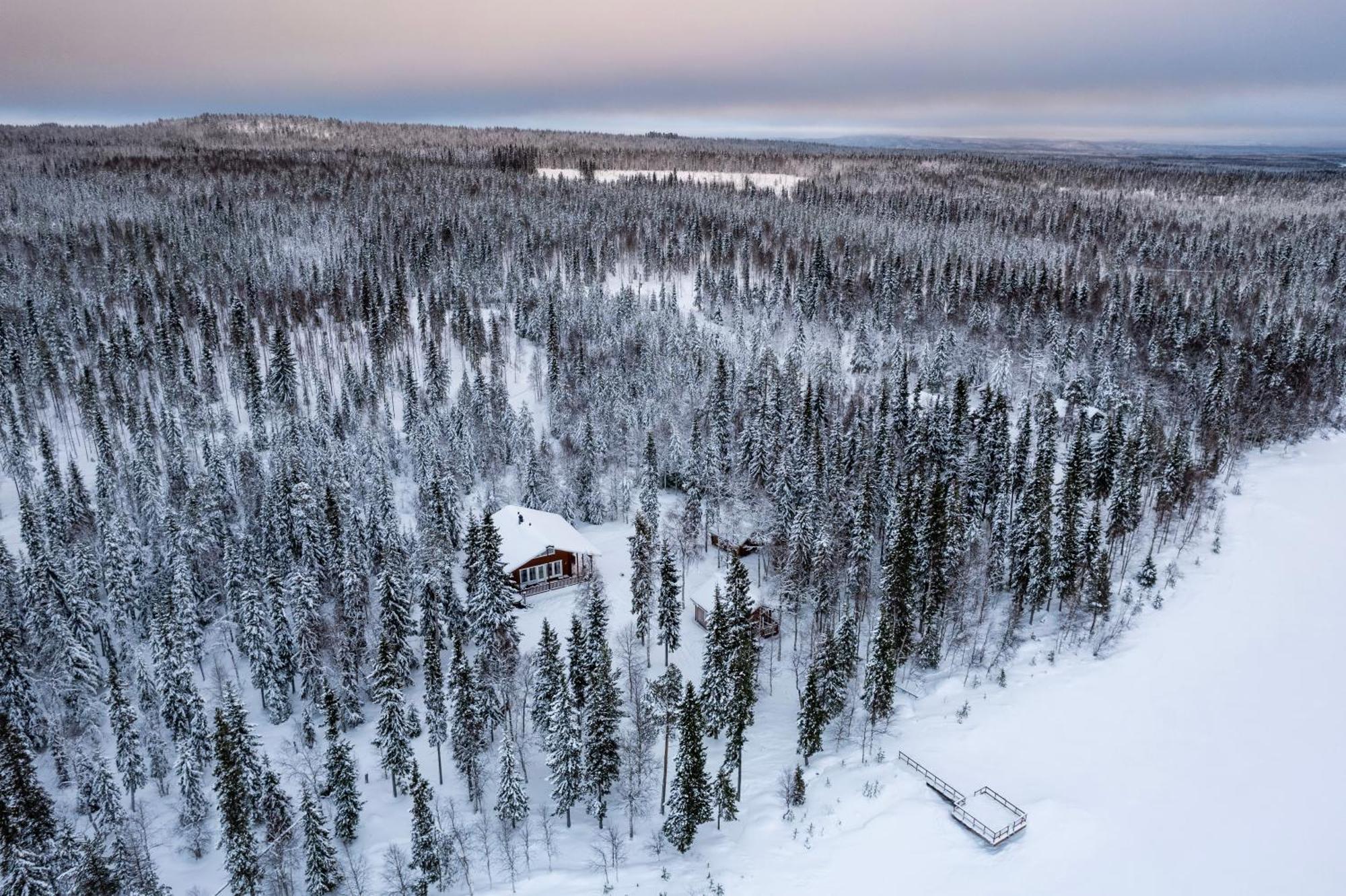 Napapiirin Jaervilomat Hotel Luukonniemi Екстериор снимка