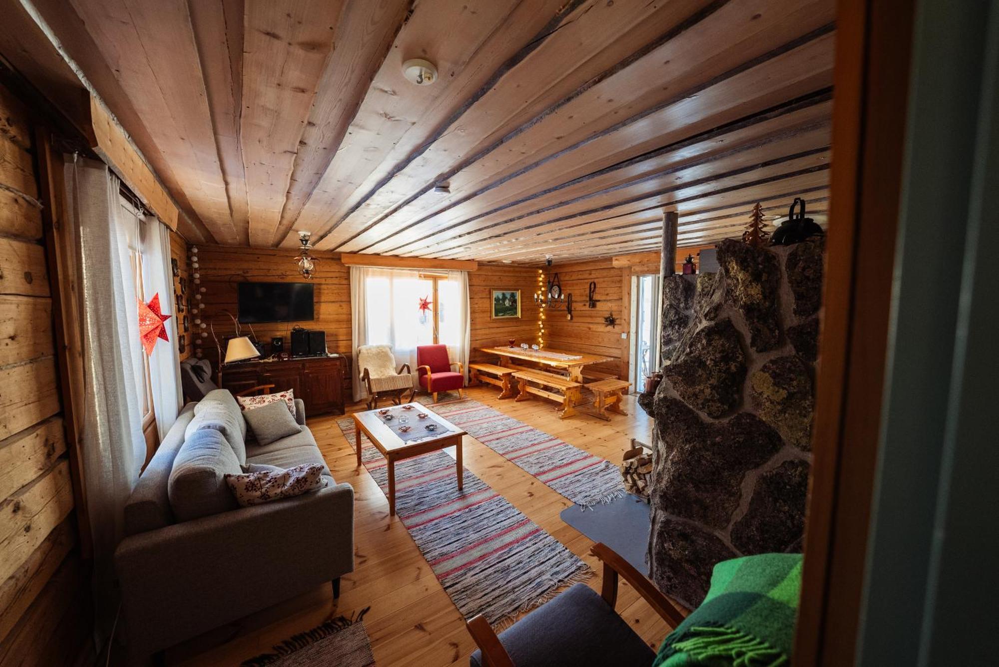 Napapiirin Jaervilomat Hotel Luukonniemi Екстериор снимка