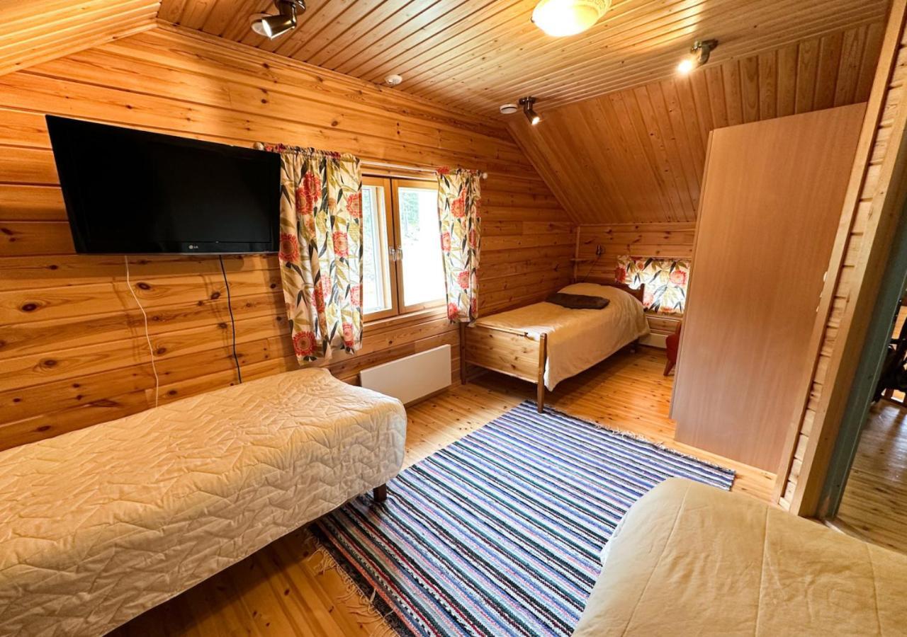 Napapiirin Jaervilomat Hotel Luukonniemi Екстериор снимка