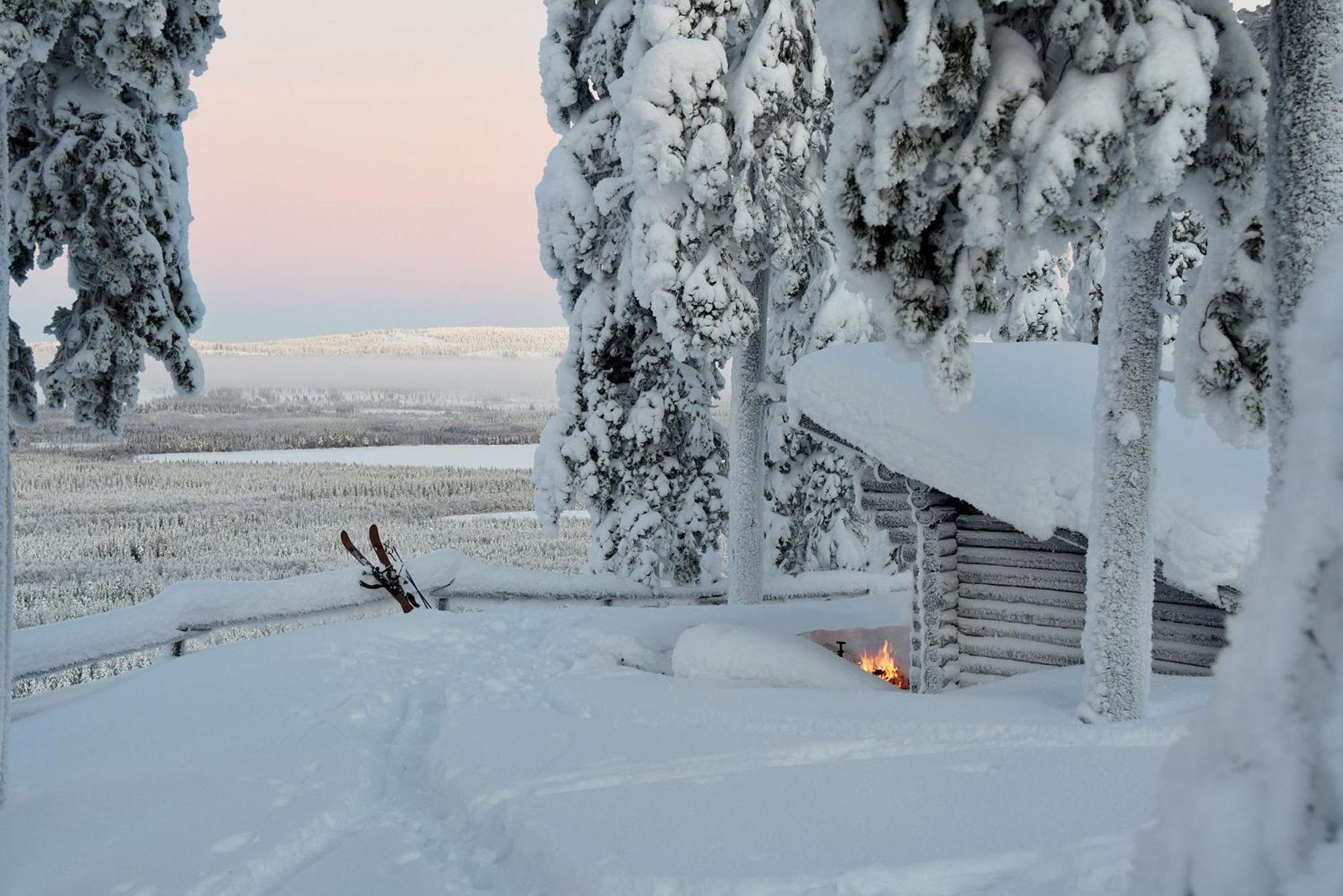 Napapiirin Jaervilomat Hotel Luukonniemi Екстериор снимка