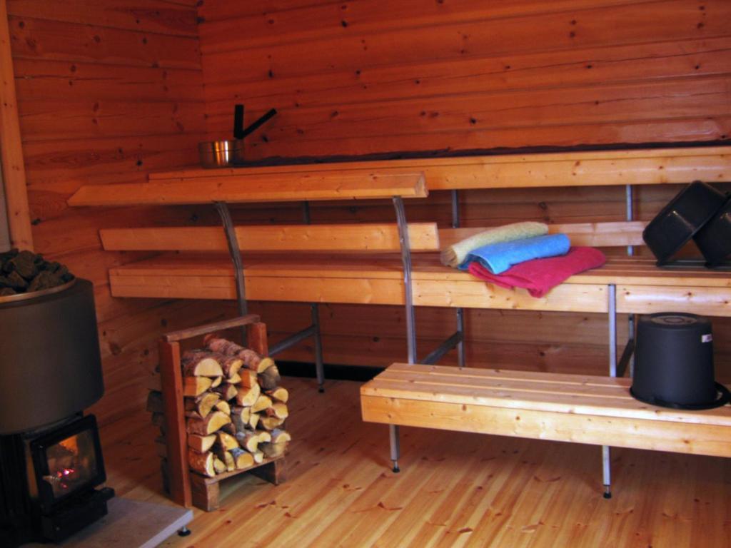 Napapiirin Jaervilomat Hotel Luukonniemi Екстериор снимка